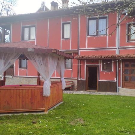 Стаи За Гости Дора Koprivshtitsa Esterno foto