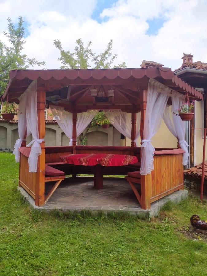 Стаи За Гости Дора Koprivshtitsa Esterno foto