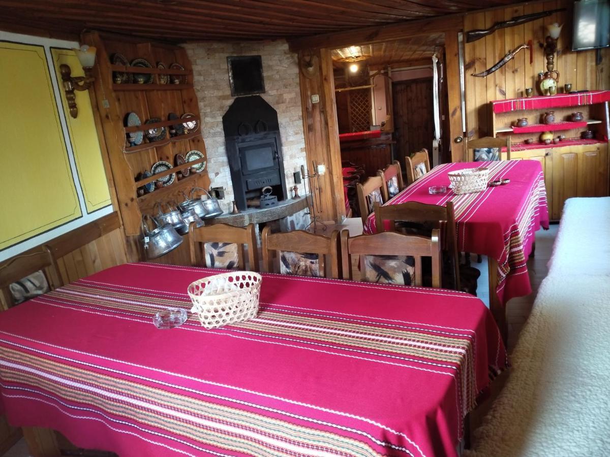 Стаи За Гости Дора Koprivshtitsa Esterno foto